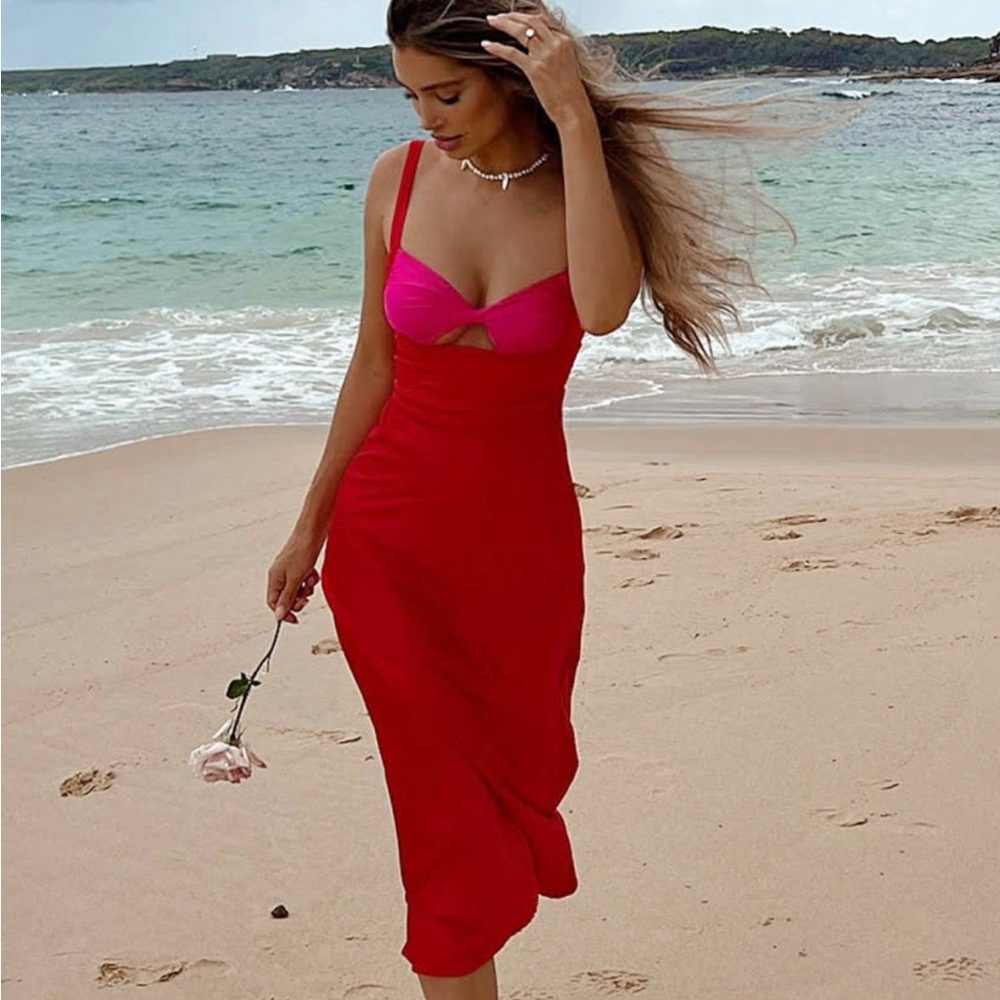 Runaway the Label - KELSI MIDI DRESS - RED